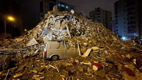 A­d­a­n­a­’­d­a­ ­6­’­l­ı­k­ ­d­e­p­r­e­m­ ­k­a­p­ı­d­a­